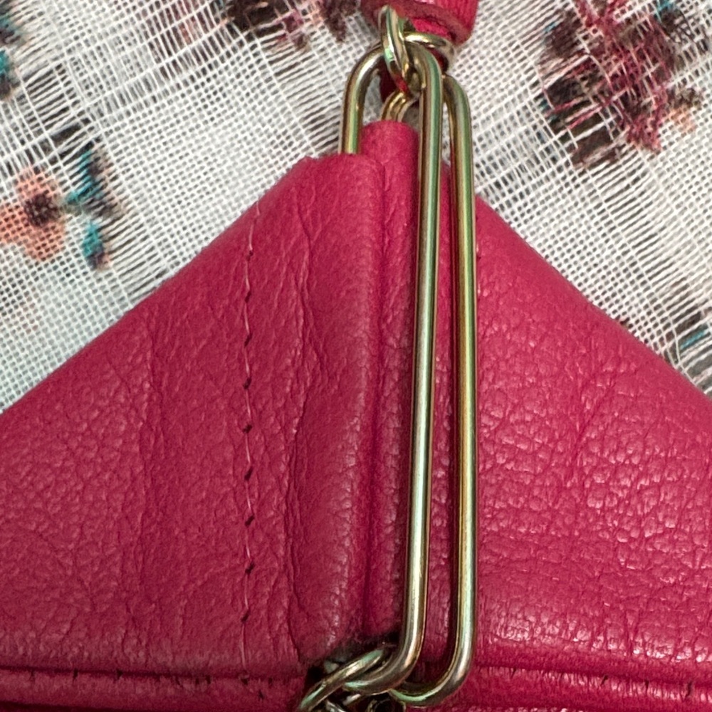 Vintage Italian made Pink Leather Clutch with Gold Accent - Picture 3 of 14